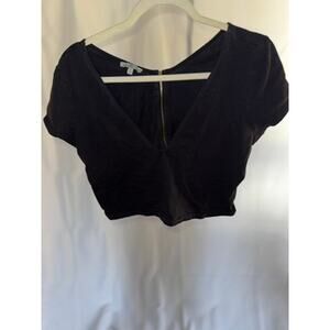 charlotte russe black crop top size XL short sleeve zip back fitted top